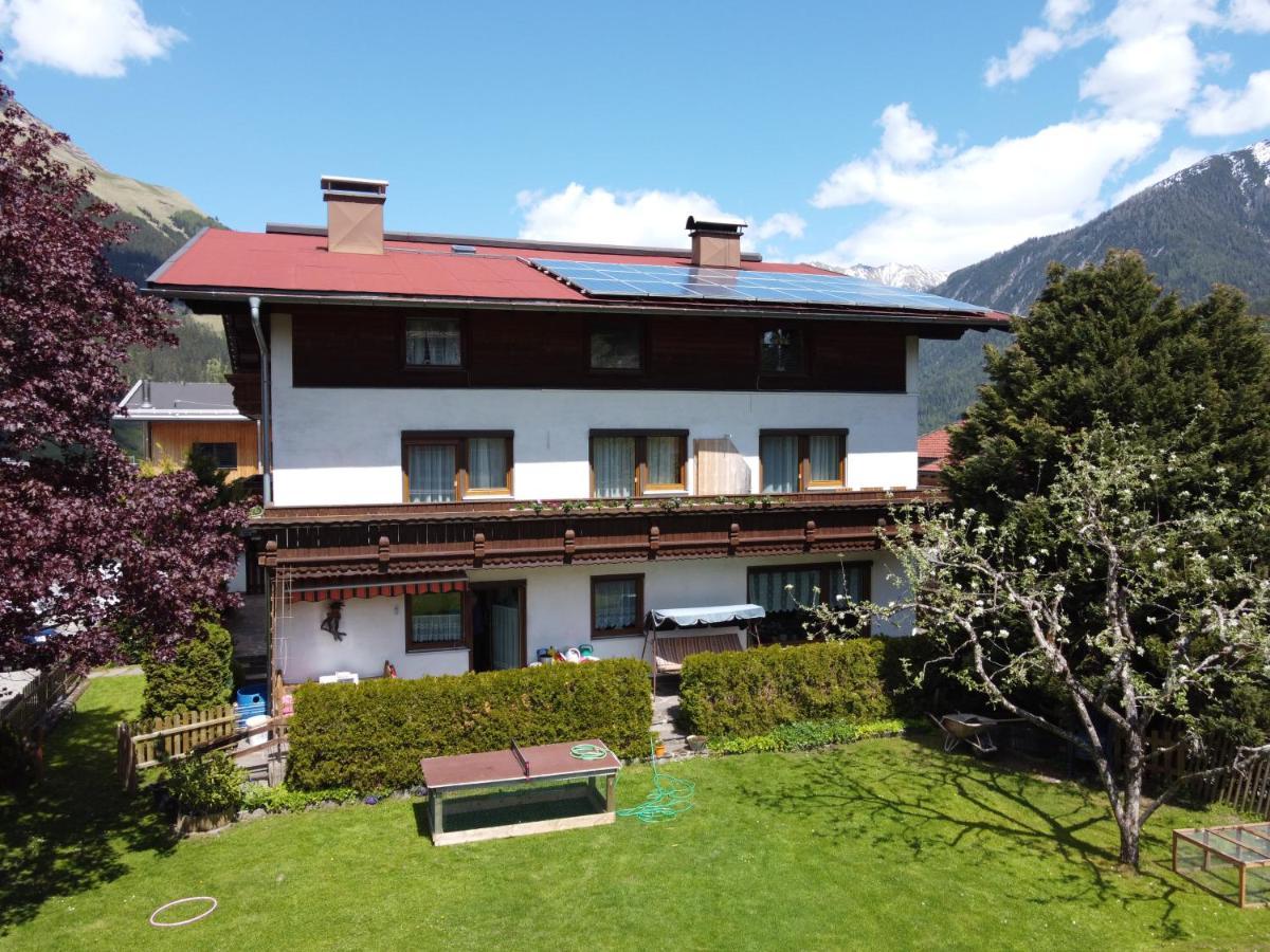 Gaestehaus Wolf Elbigenalp Exterior foto